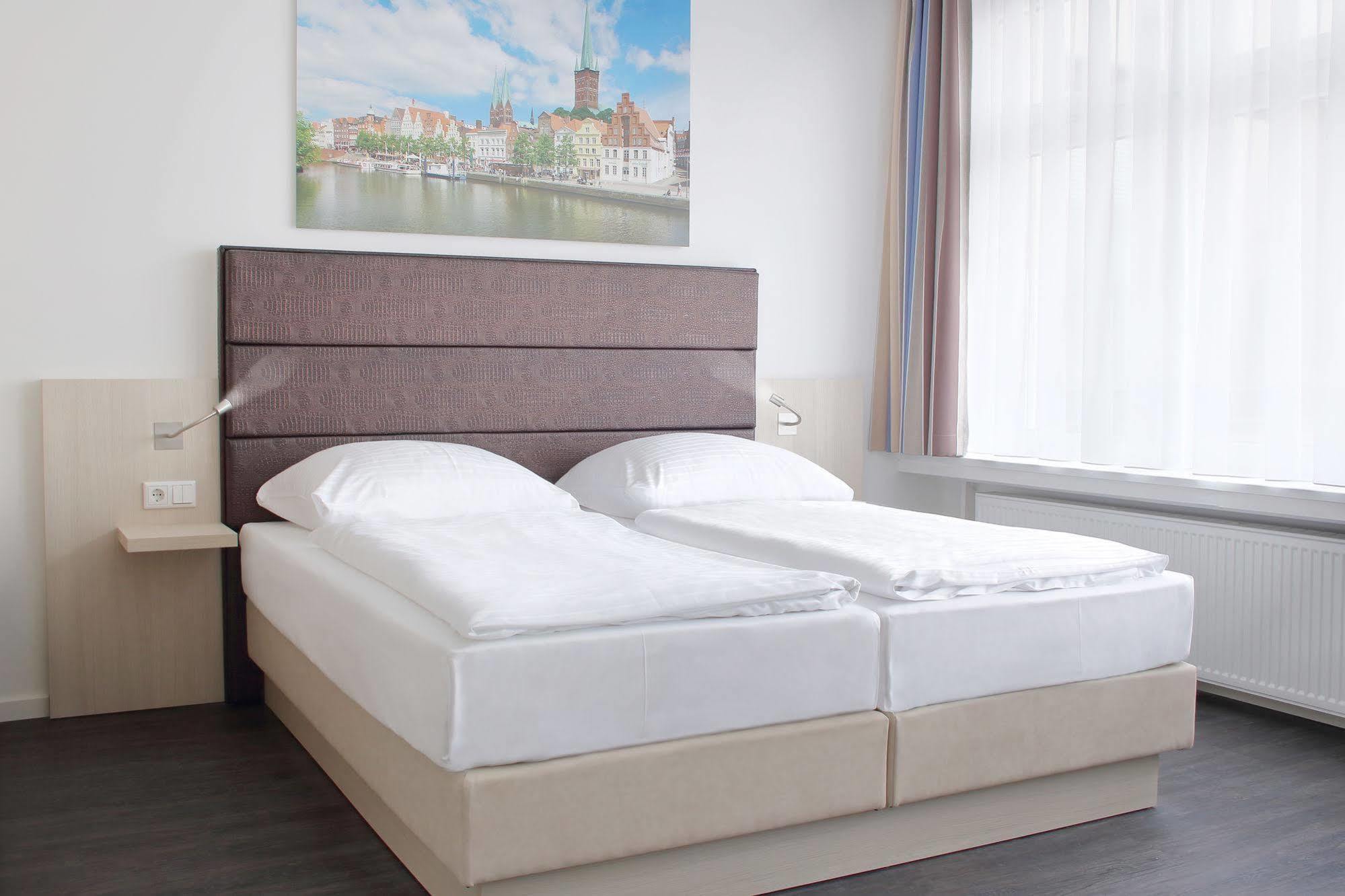 Viva Hotel Luebeck מראה חיצוני תמונה