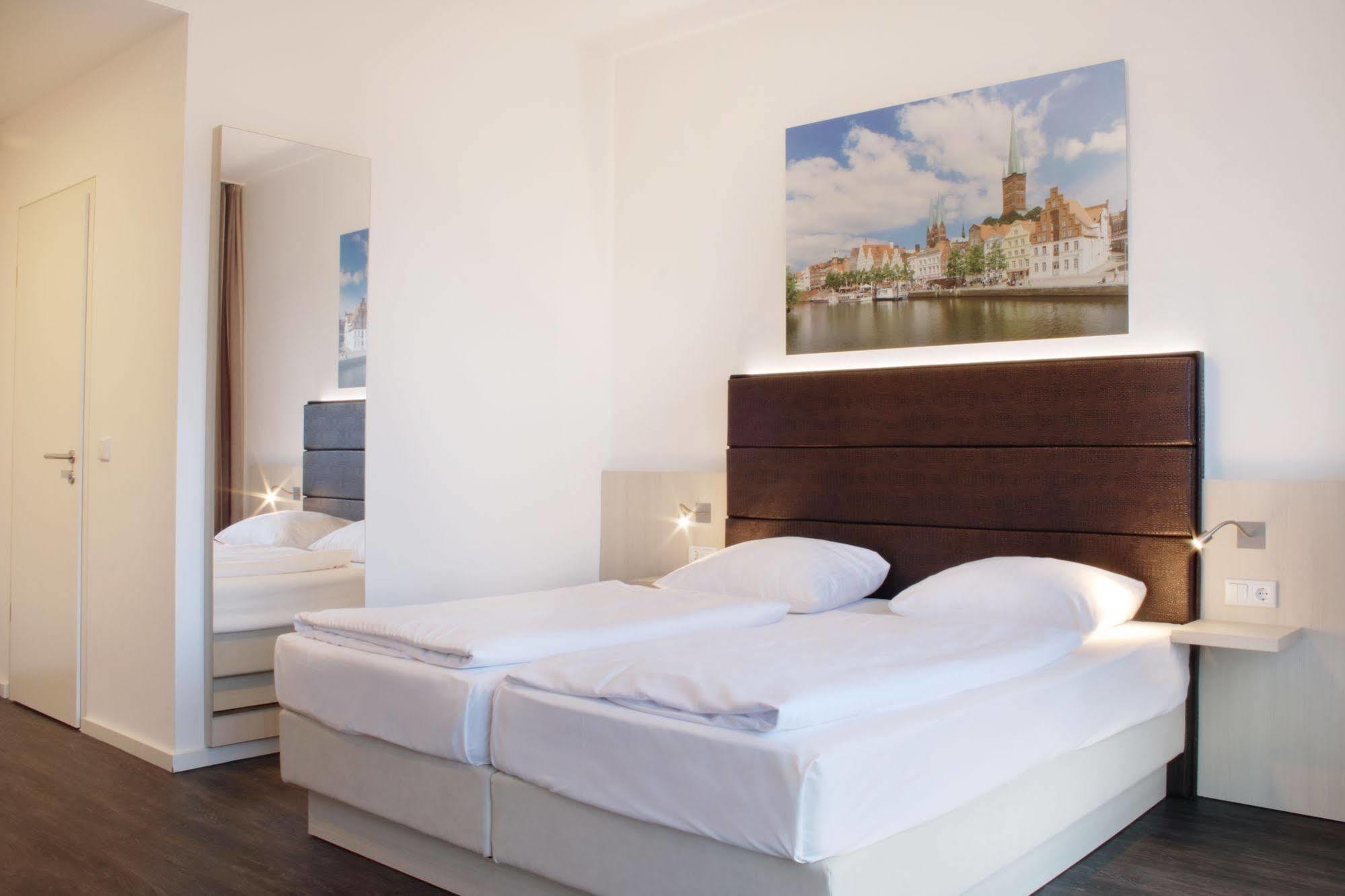 Viva Hotel Luebeck מראה חיצוני תמונה