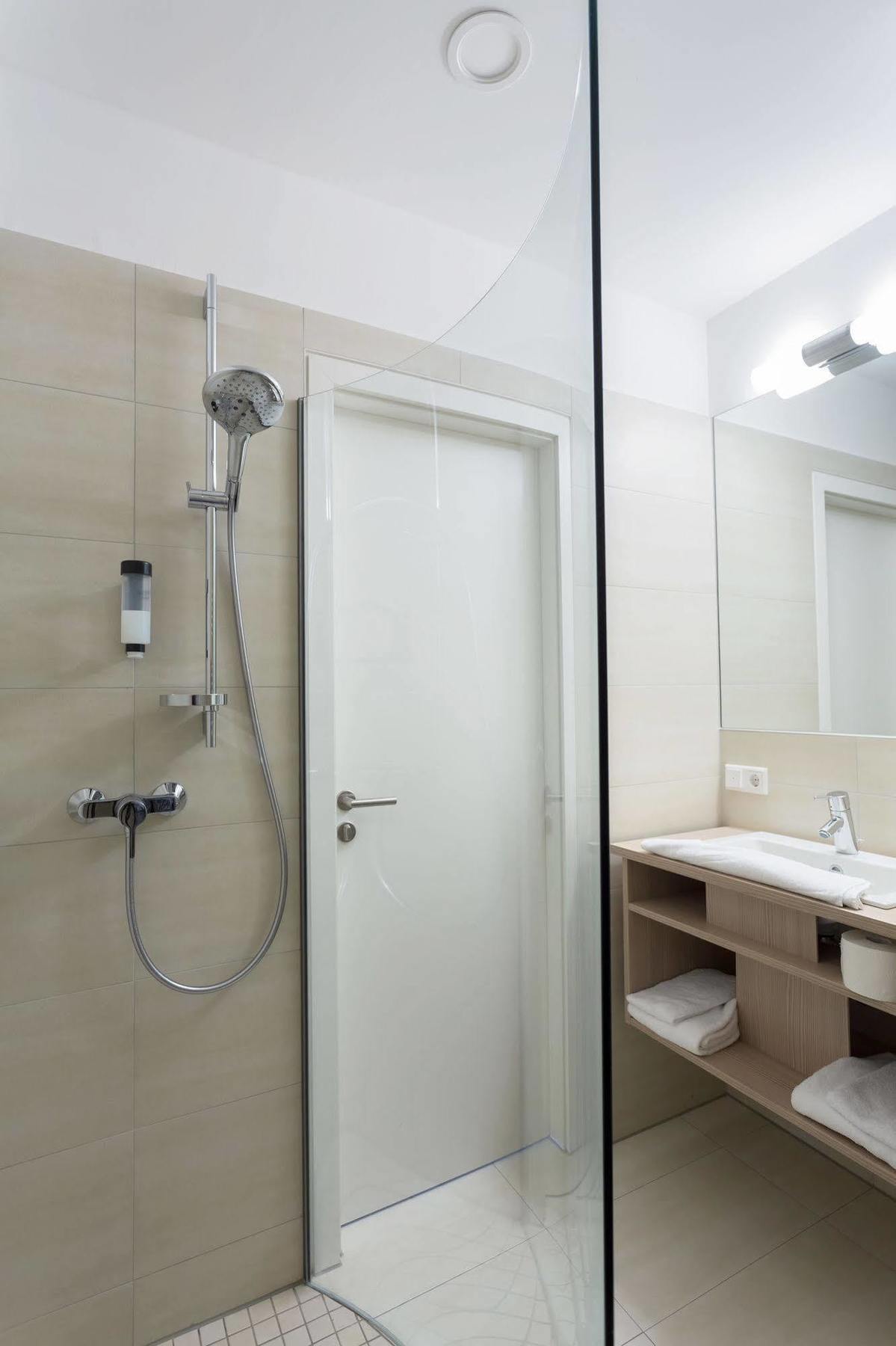 Viva Hotel Luebeck מראה חיצוני תמונה
